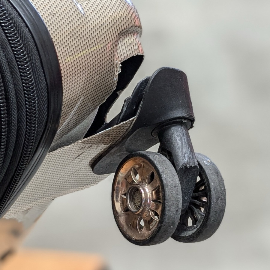 J'envoie ma Valise pour Réparer sa Coque Fendue ou Cabossée !